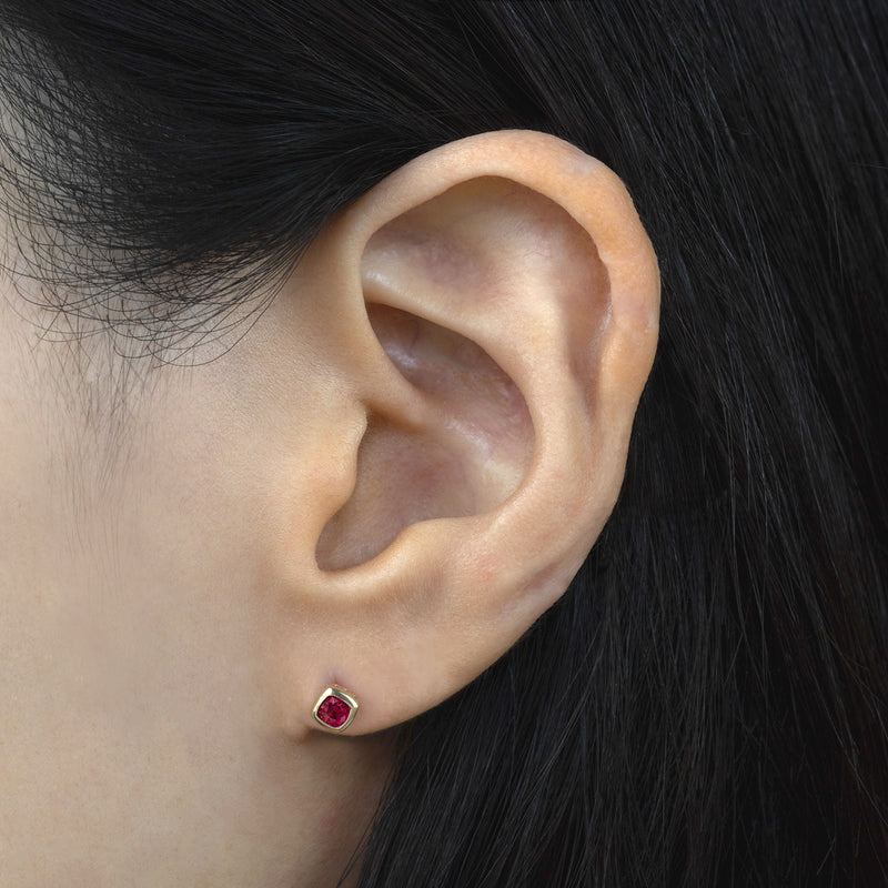 Cushion-Set Ruby Piercing